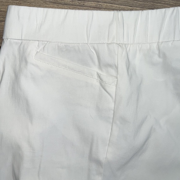 White Capris with Lace Trimmed Hem Size 18 - Picture 3 of 5